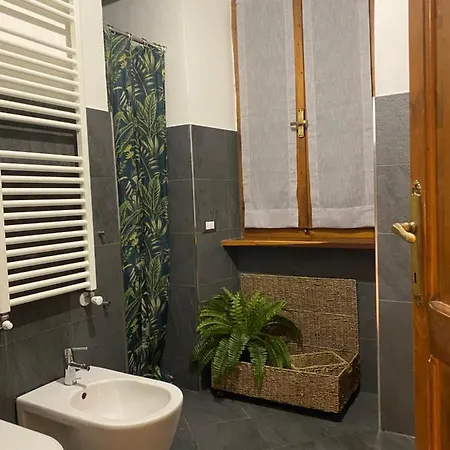 Appartamento Affittacamere “ La Casa Di Claretta” *