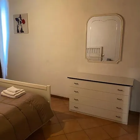 Appartamento Affittacamere “ La Casa Di Claretta” *