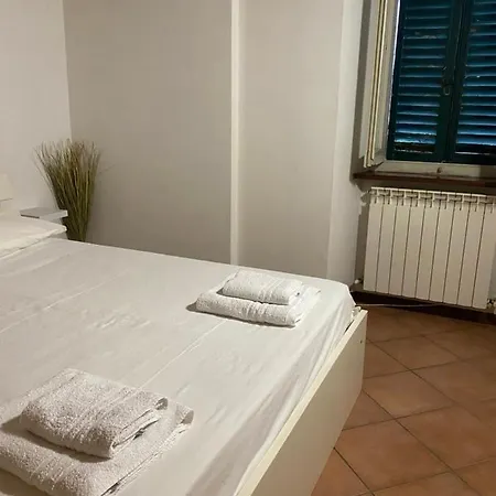 Appartamento Affittacamere “ La Casa Di Claretta” Foligno